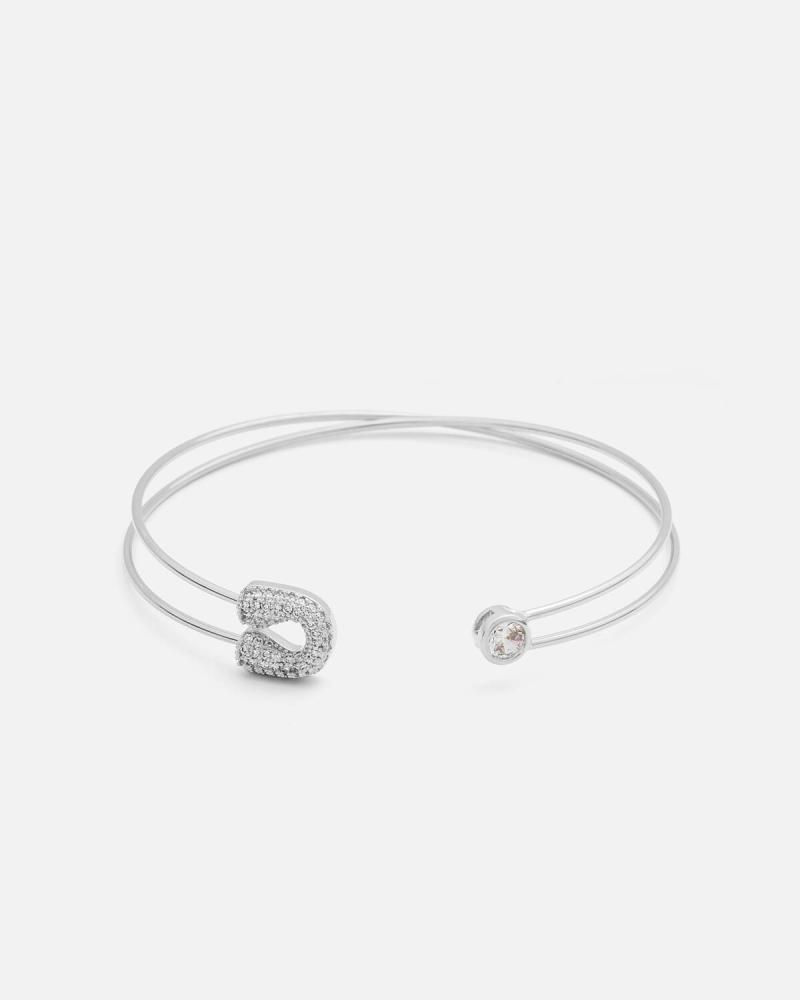 Women's gift set including watch and bracelets