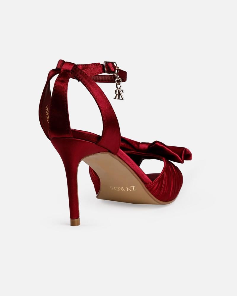 حذاء كعب نسائي بتصميم أنيق بلون أحمر