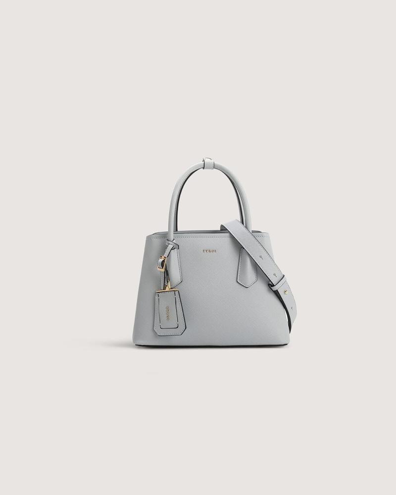 A large women's bag for your everyday look