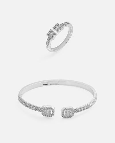Eye-catching bracelet and ring set in silver