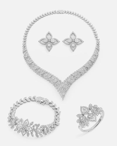 Luxurious women's set in silver