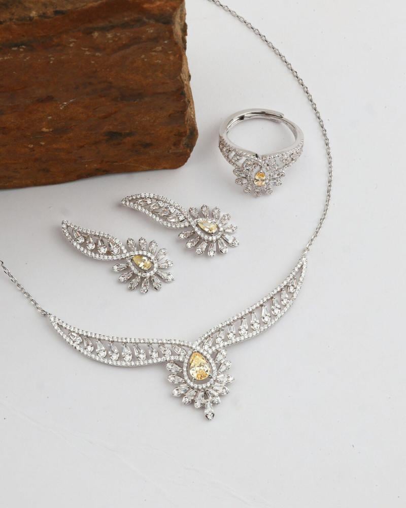 Luxury women's accessory set in silver and yellow