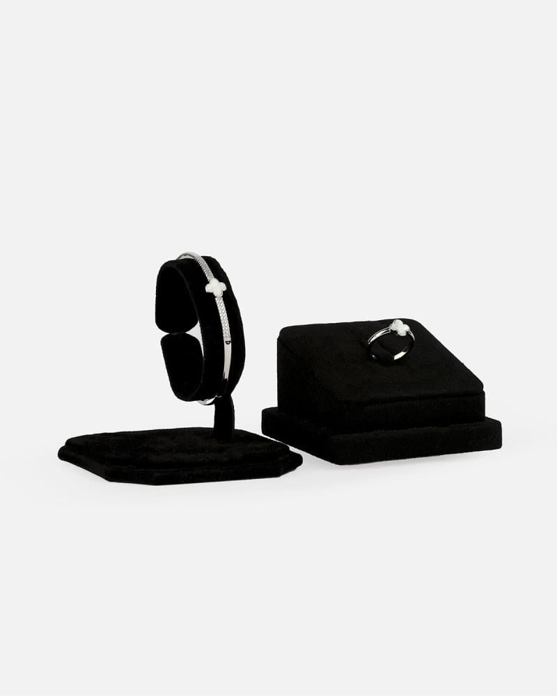 Women's bracelet and ring set with an attractive design in silver.