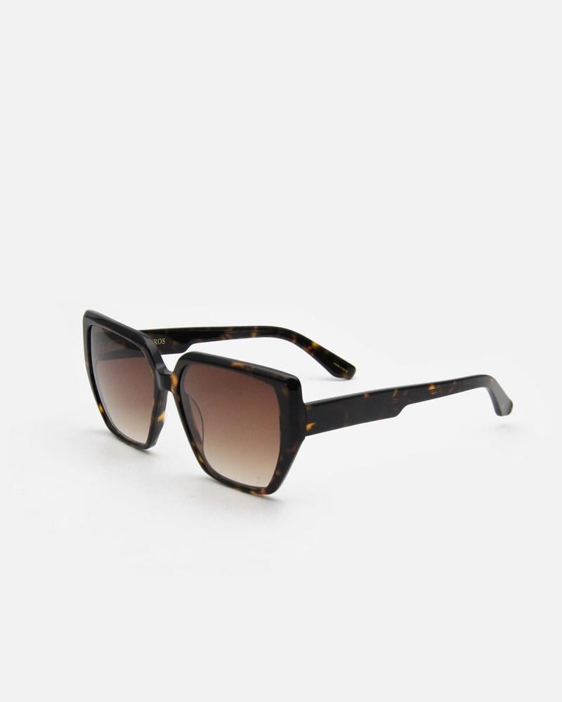 Women's sunglasses with an attractive design in brown
