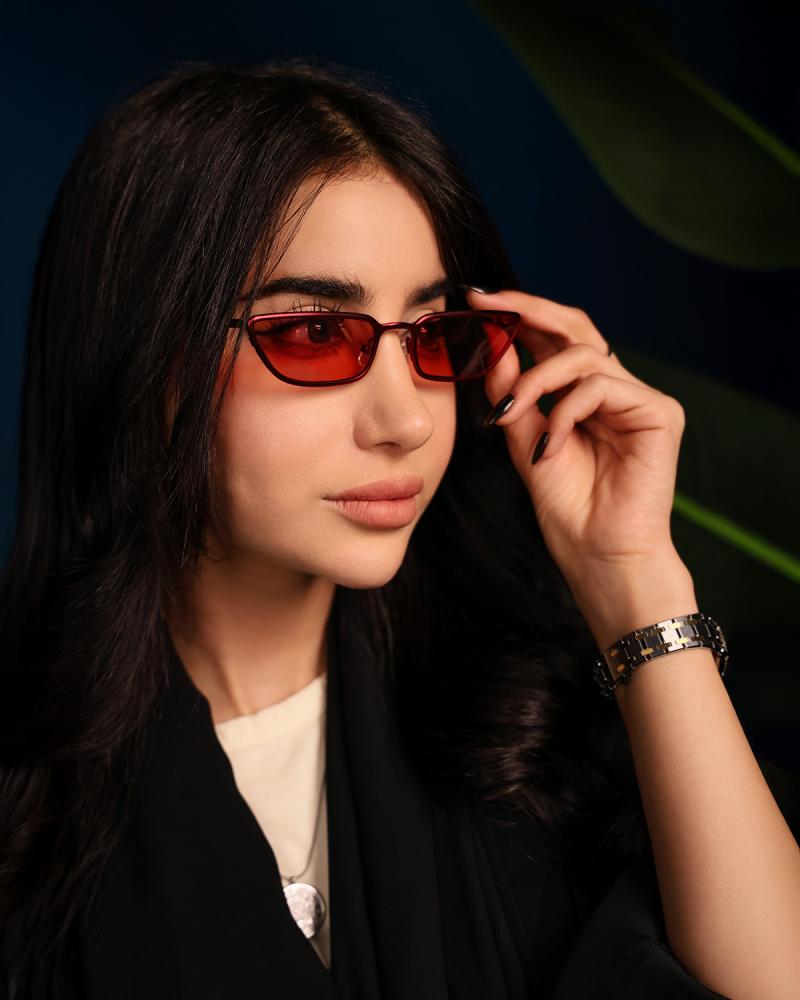Unisex sunglasses with an innovative design in red