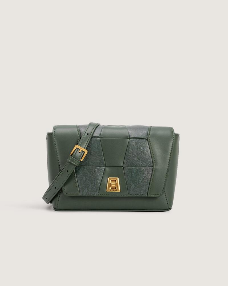 Wahaj bag in green, medium size, for everyday use.