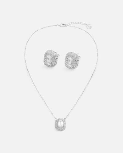 Women's silver earring and necklace set