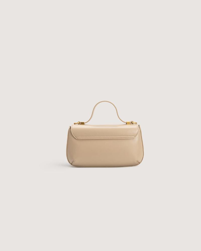 A brown bag in a size suitable for everyday use