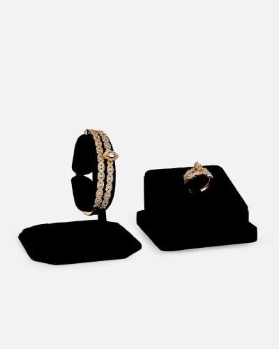 Elegant women's gold set