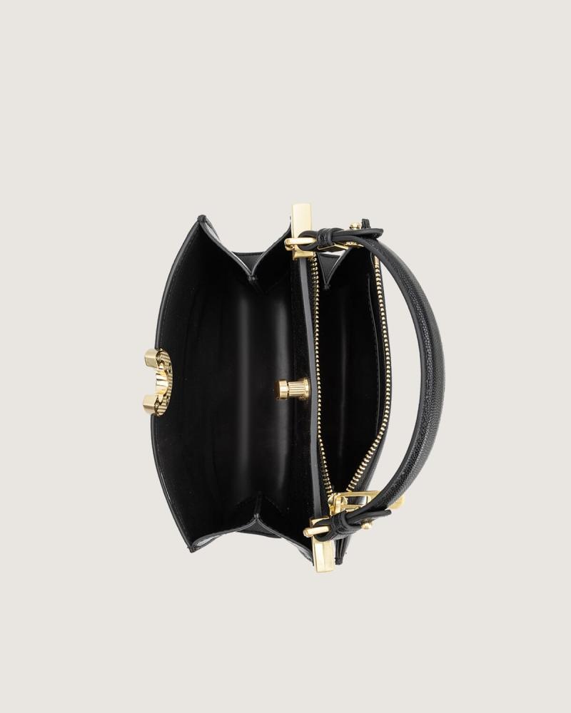 A women's bag that reflects elegance in black
