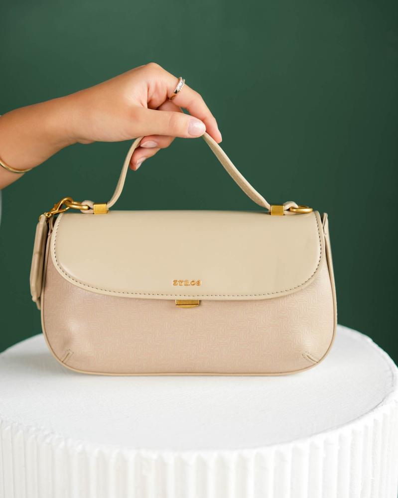 A brown bag in a size suitable for everyday use