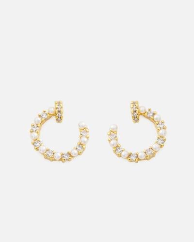 Women's earrings with an elegant design in gold color