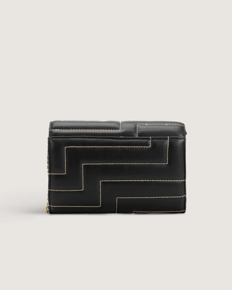 شنطة فِضة النسائية بحجم صغير بلون أسود