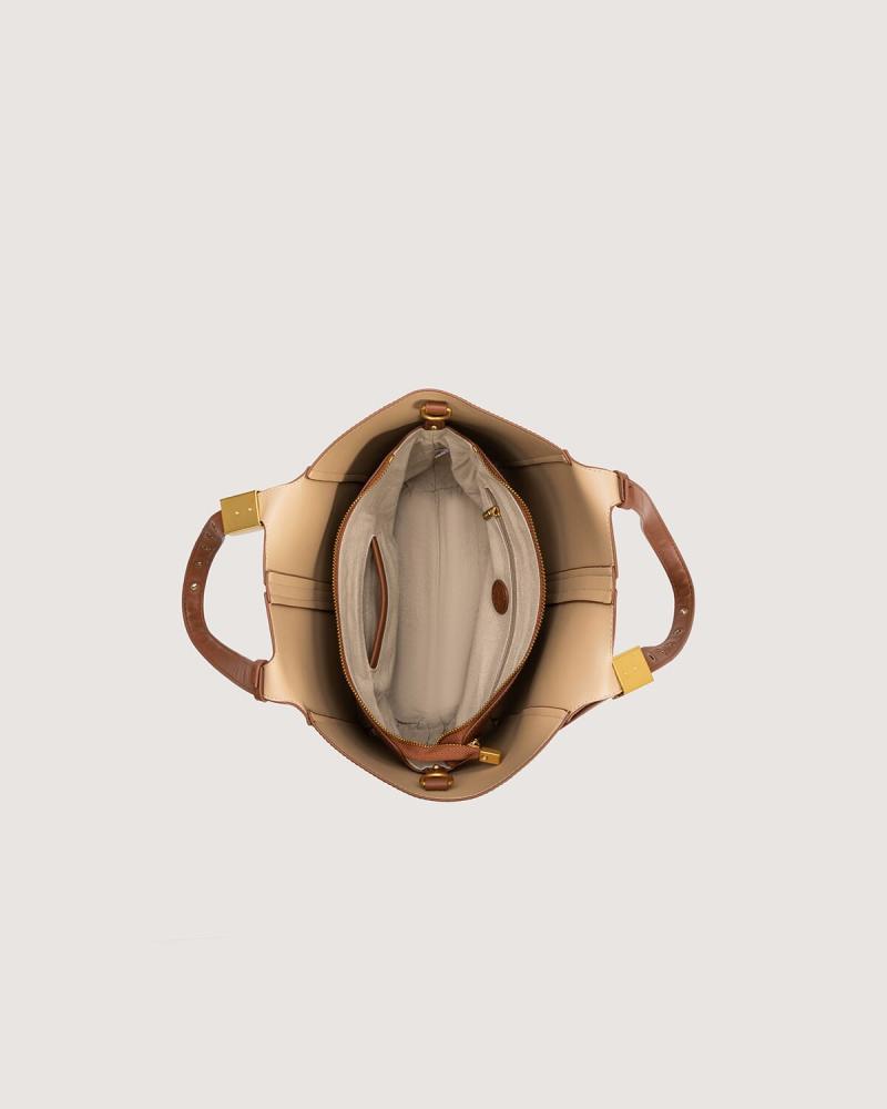 A medium-sized women's bag for your practical look