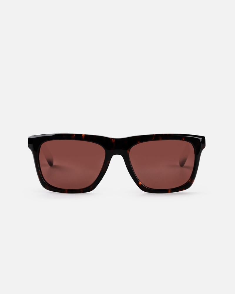 Women's sunglasses with a modern design in brown
