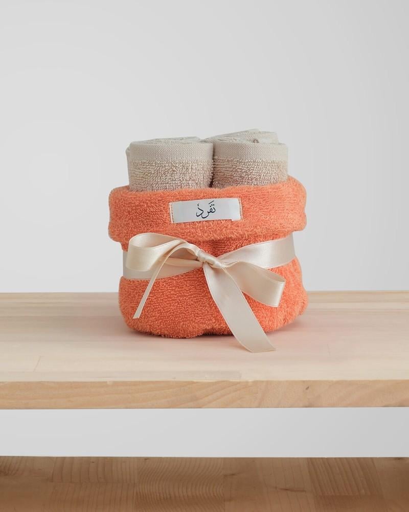 Set of 4 beige hand towels