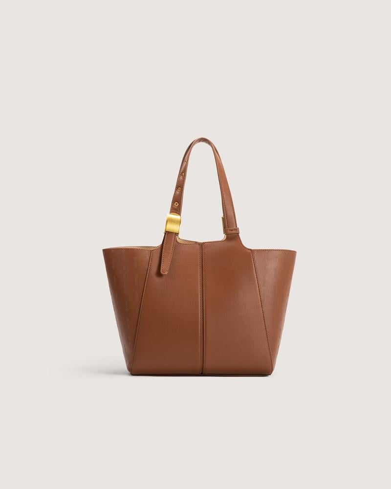 A medium-sized women's bag for your practical look