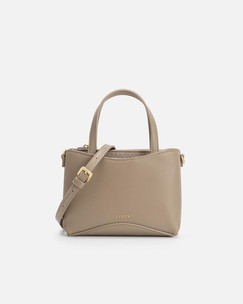 A women's bag that exudes beauty in an earthy brown color.