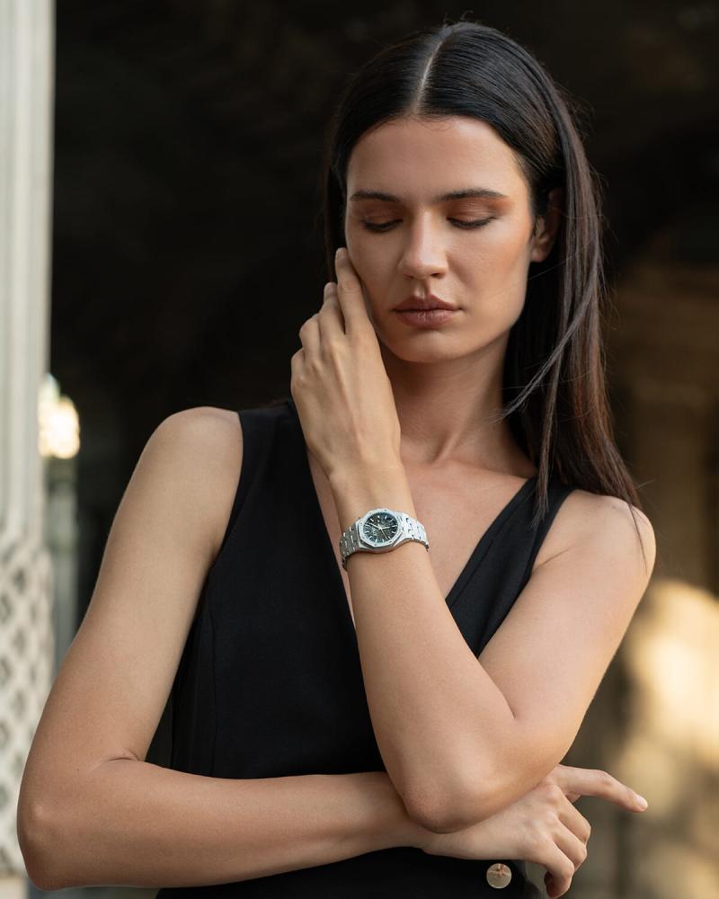 ساعة نسائية ستيل بلون فضي