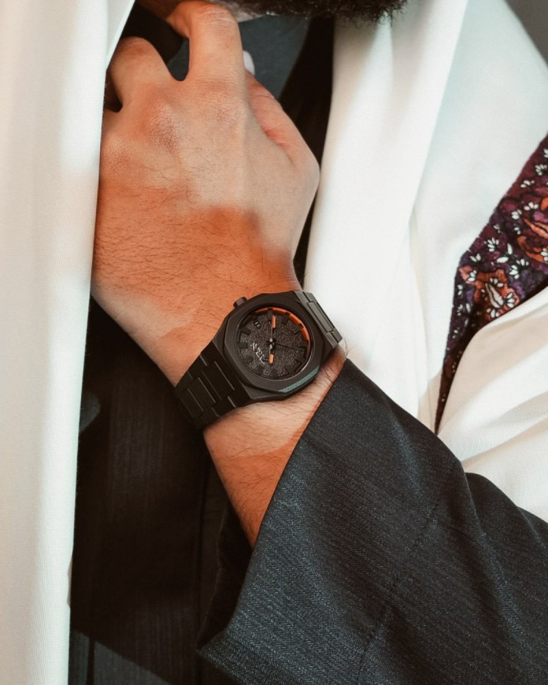Men's watch with carbon strap, black