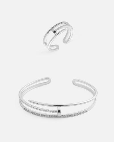 A distinctive bracelet and ring set in silver.
