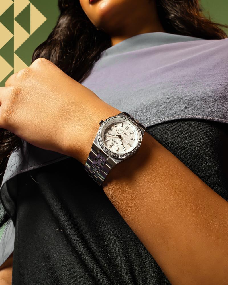 ساعة بريق النسائية ستيل بلون فضي