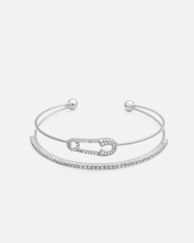 Women's gift set including watch and bracelets