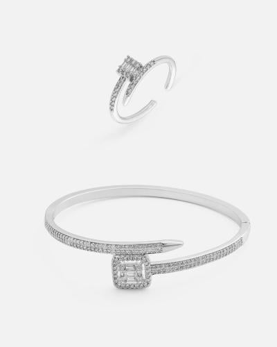 A distinctive women's set: a bracelet and ring in silver.