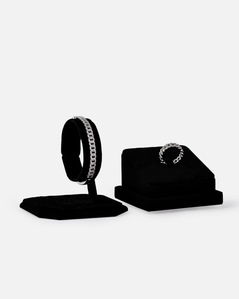 Women's bracelet and ring set with an attractive design in silver.