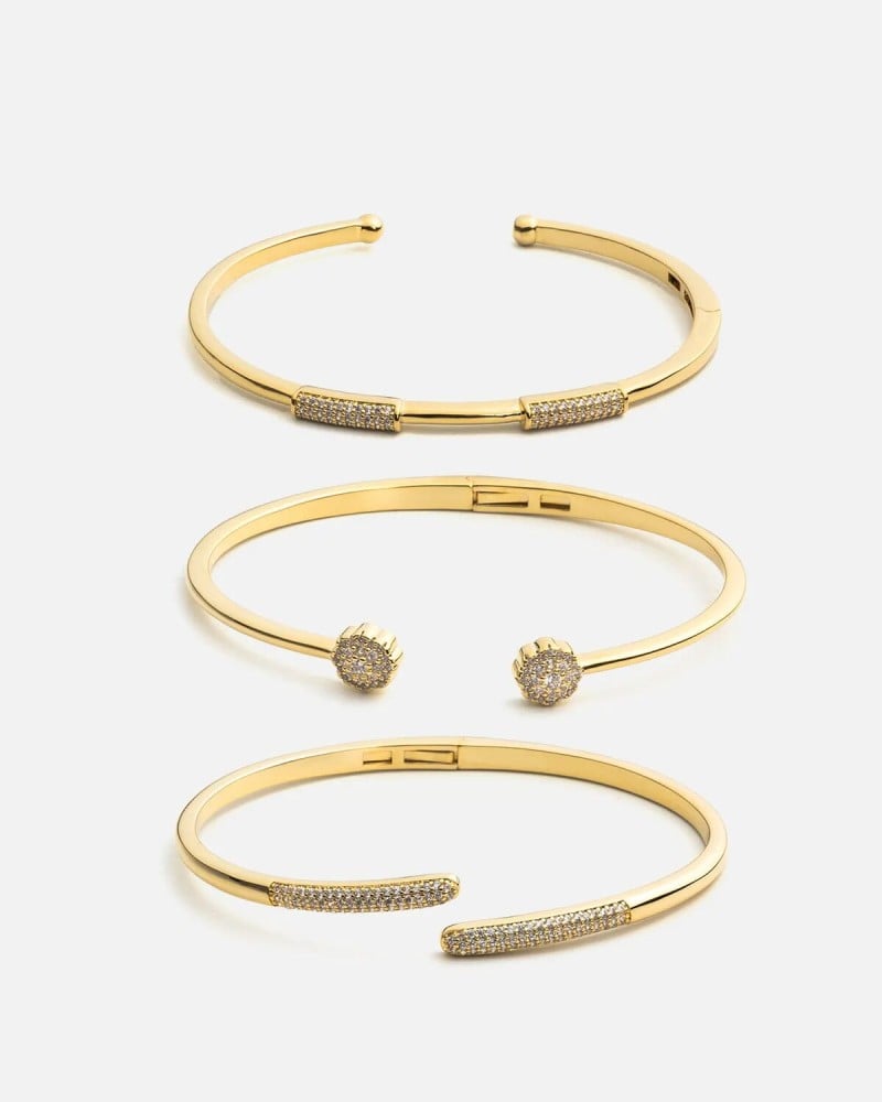 A women's gift set with an elegant design
