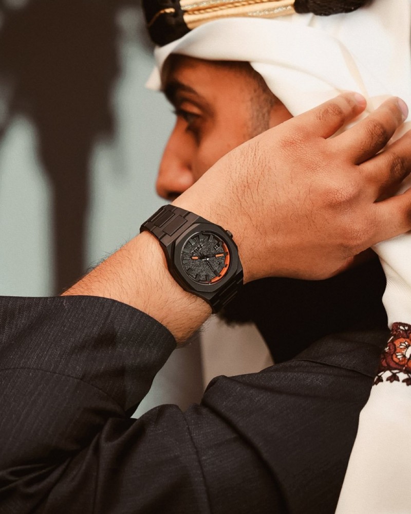 Men's watch with carbon strap, black