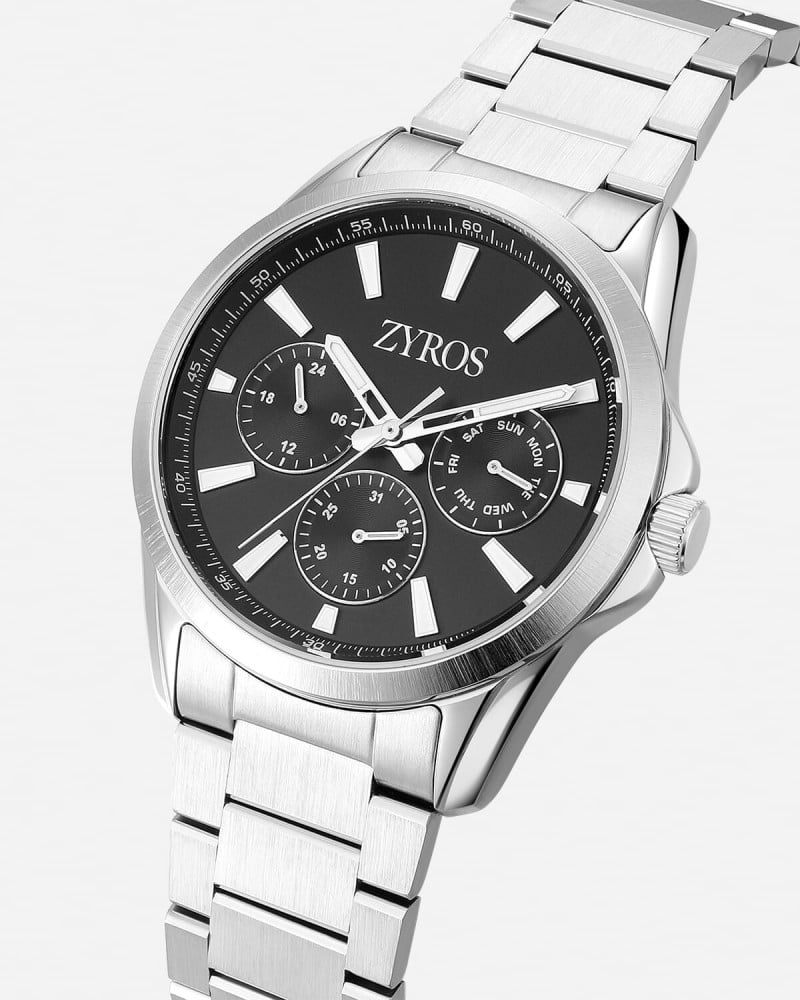 Men's watch with a silver-tone steel strap