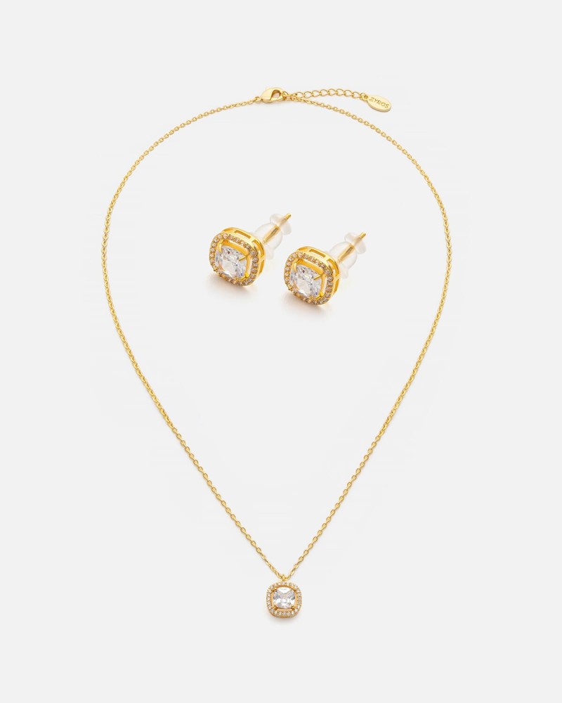 Elegant women's set in gold