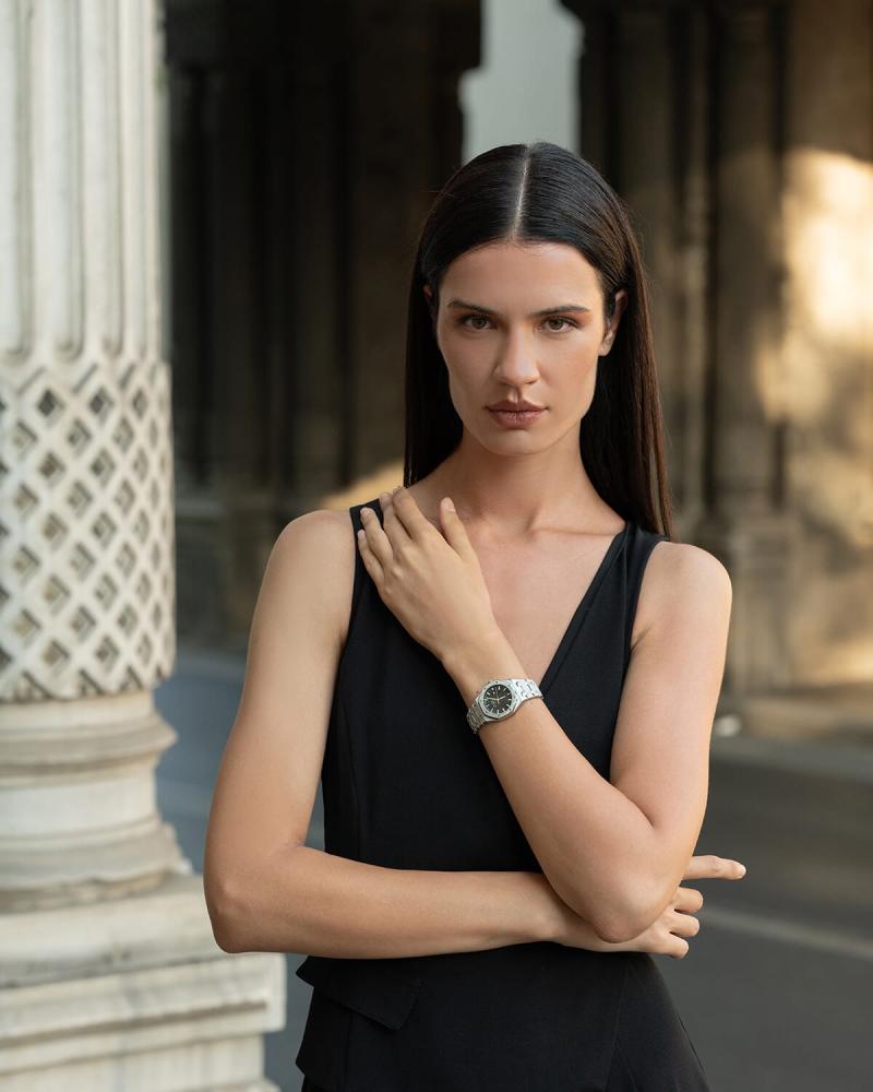 ساعة نسائية ستيل بلون فضي