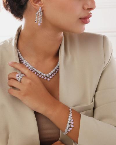 Luxury women's accessory set in silver and pink