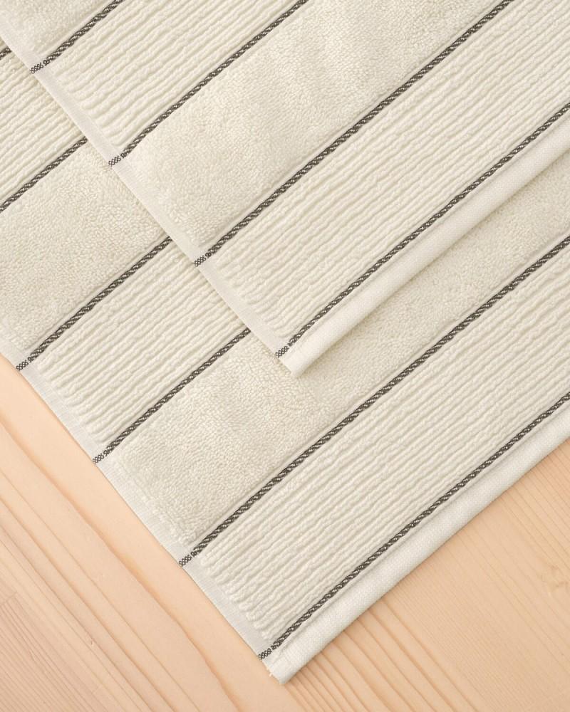 Two-piece set of white floor towels