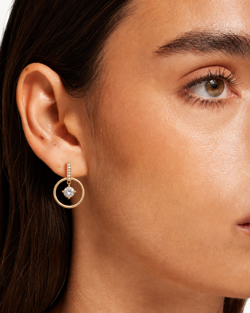 Women's earrings with an attractive design in gold color