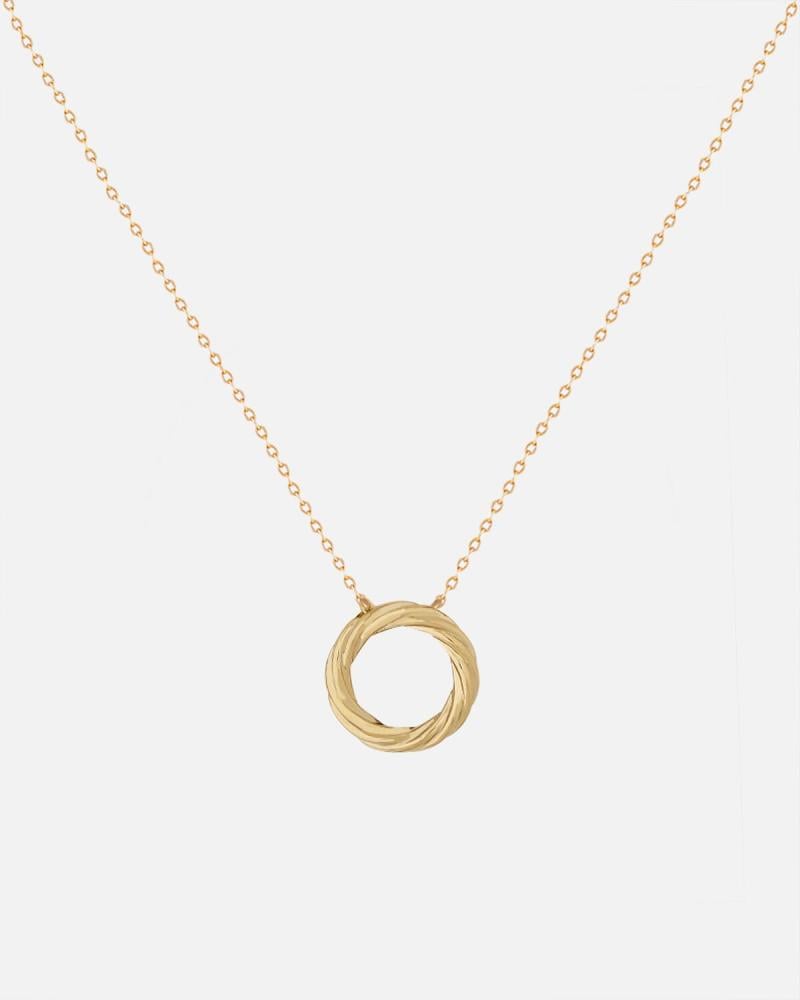 Elegant women's necklace, exuding sophistication in gold.