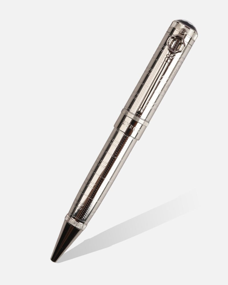 قلم رجالي كلاسيك باللون الفضي