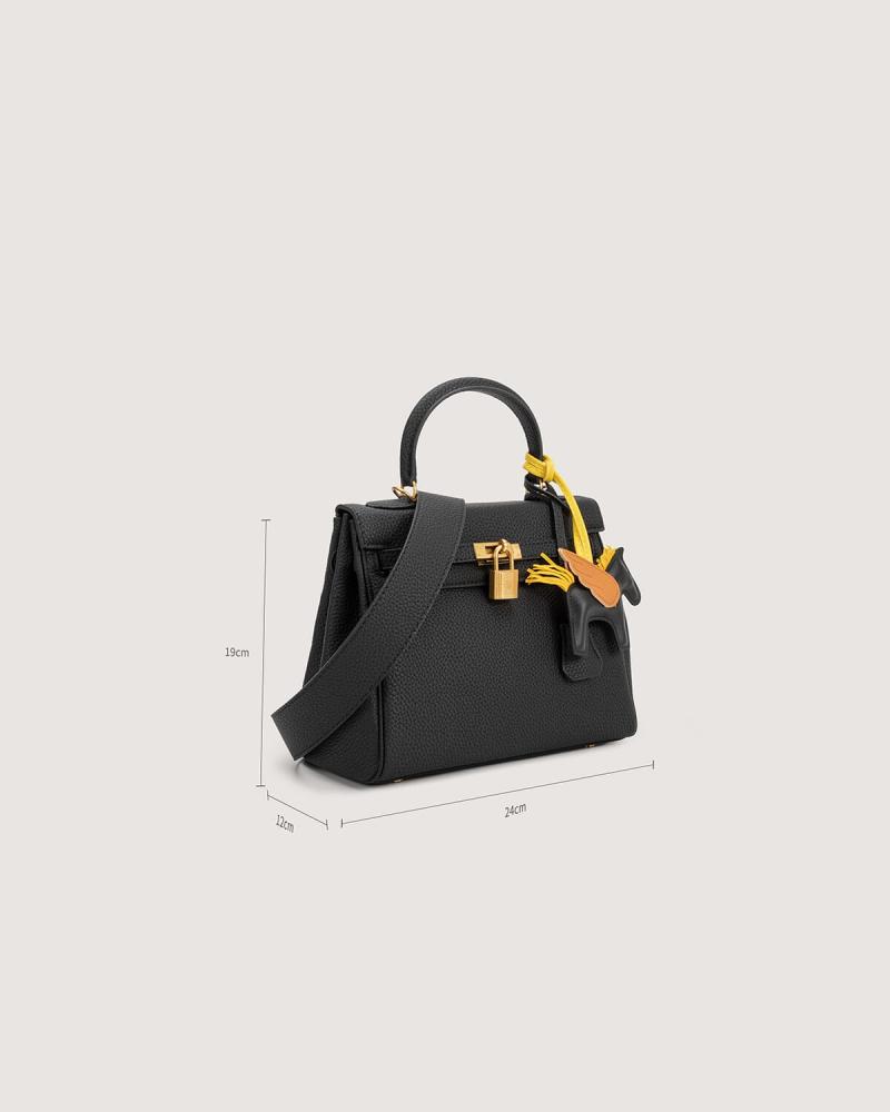 Medium-sized women's bag in black