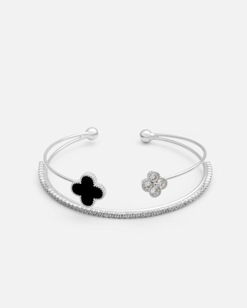 Women's gift set including watch and bracelets