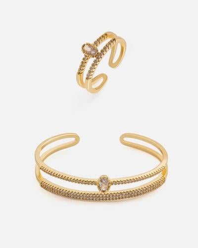 Elegant women's set: bracelet and ring in gold color