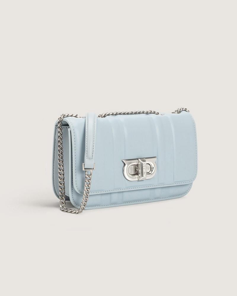 The perfect everyday bag in blue