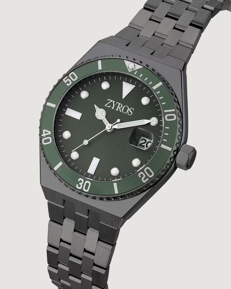 Men's watch with gray steel strap