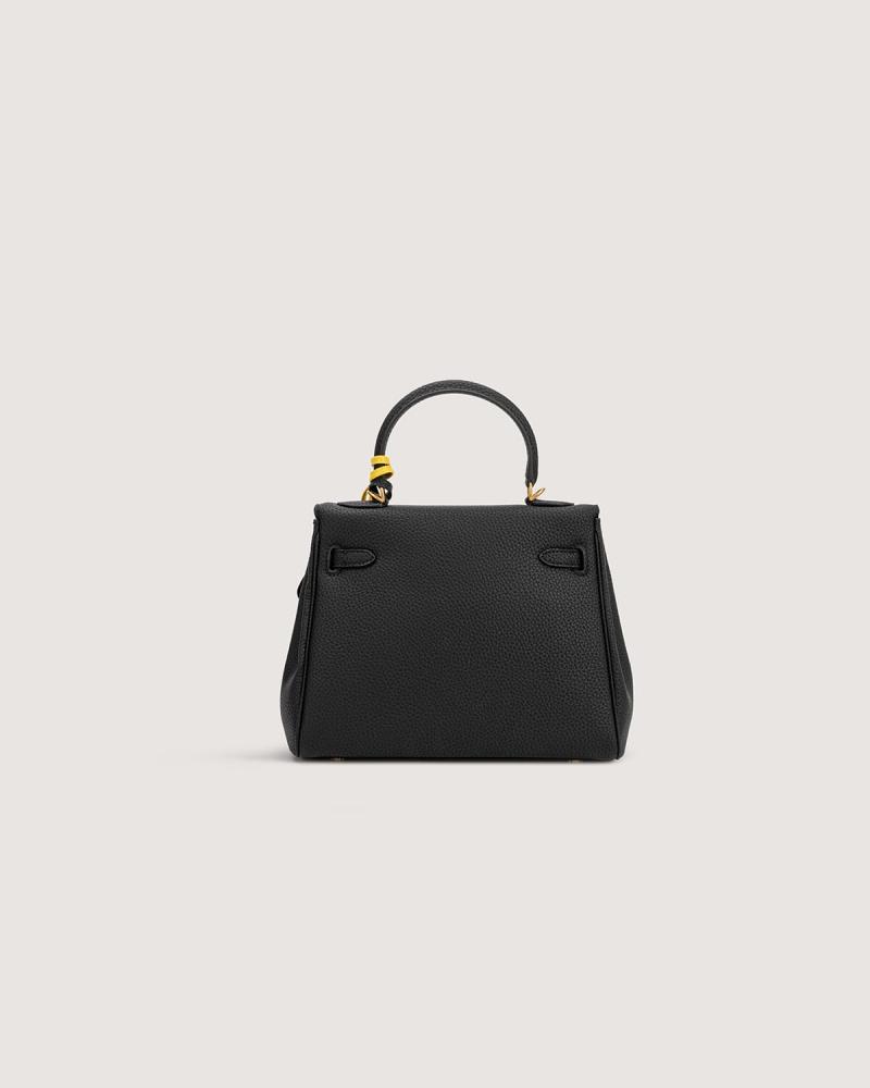 Medium-sized women's bag in black
