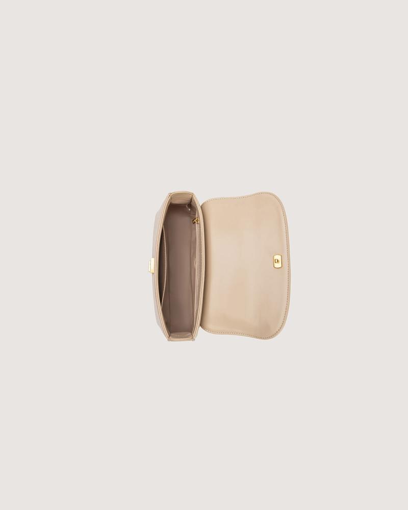 A brown bag in a size suitable for everyday use