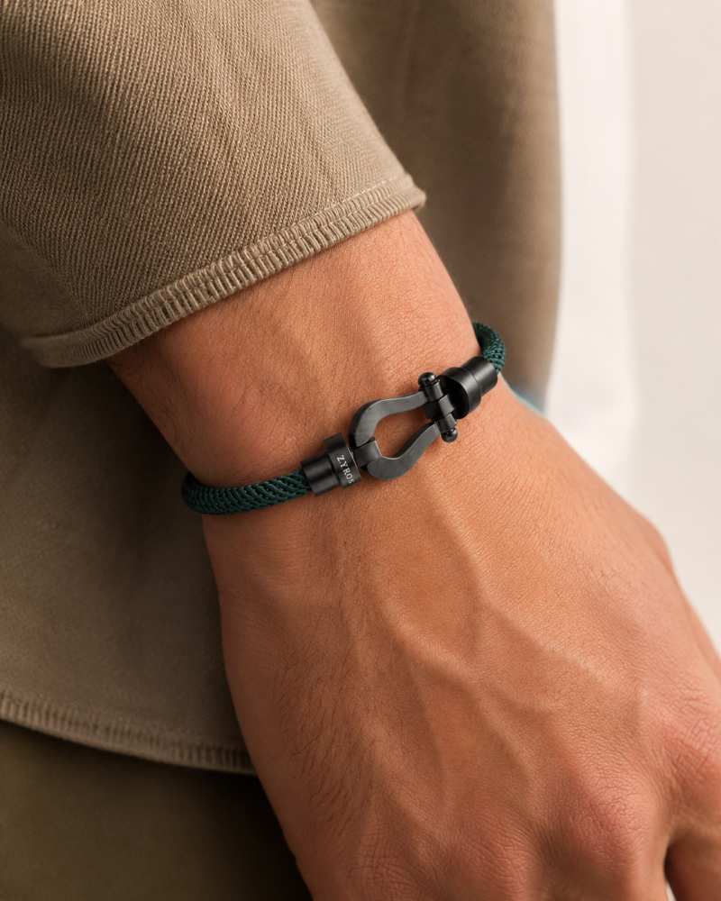 Men's green leather bracelet with a silver clasp | Zyros