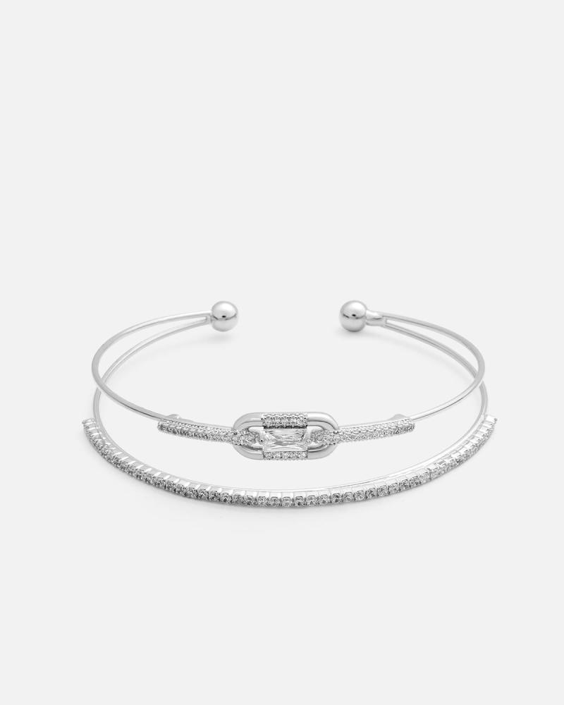 Women's gift set including watch and bracelets