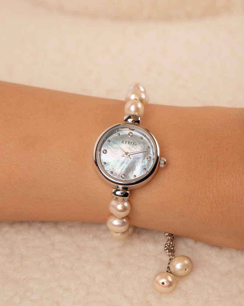 Distinctive women's watch in silver