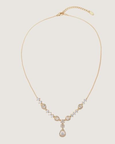 Women's necklace with an eye-catching design in gold